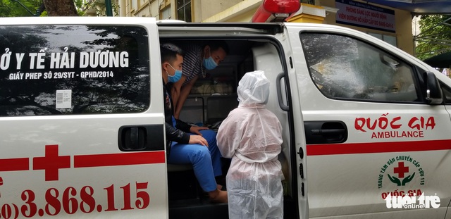 Sàng lọc, khai báo tiền sử dịch tễ ngay cổng ra vào Bệnh viện Phụ sản trung ương - Ảnh 9.