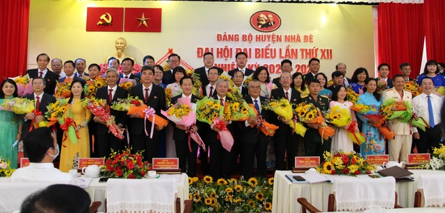 Ông Dương Thế Trung tái đắc cử bí thư Huyện ủy Nhà Bè - Ảnh 1.