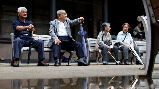 Nhật Bản: Người lao động có thể bắt đầu nhận lương hưu từ tuổi 75 - Ảnh 1.