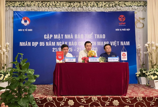 VFF hứa xem xét cho HLV Park Hang Seo trả lời báo chí theo định kỳ - Ảnh 1.