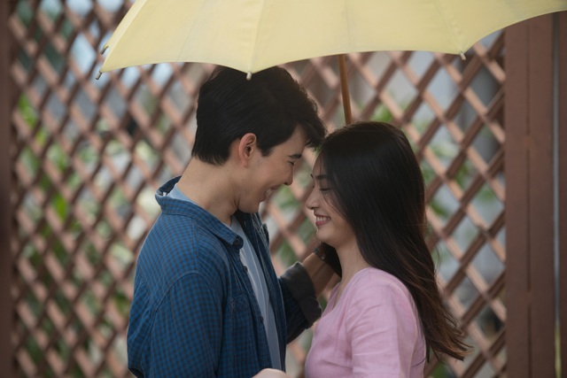 Cơn mưa tình đầu: Son Ye Jin đẹp thổn thức, ngọc nữ Thái Mint đẹp hút hồn - Ảnh 6.