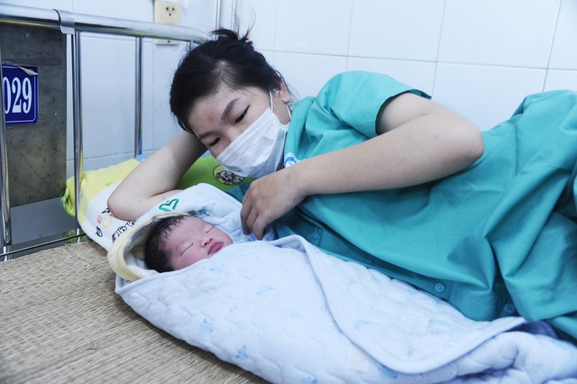 Được nhà nước đưa về quê nhà sinh con, em thấy may mắn lắm! - Ảnh 3.