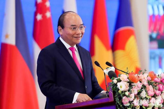 Thủ tướng: Quyết không chùn bước trước COVID-19 - Ảnh 1.