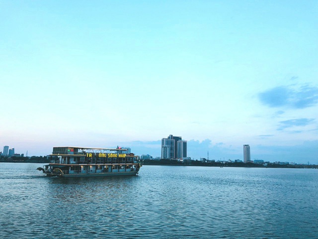 Đà Nẵng đầu biển cuối sông mà du lịch đường thủy lòng vòng như... trong ao - Ảnh 3.