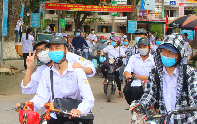 Bài thi tổ hợp khoa học tự nhiên: Thí sinh nói vừa sức - Ảnh 2.