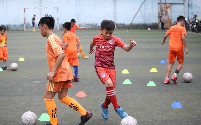 hs choi bong ngay 4-8