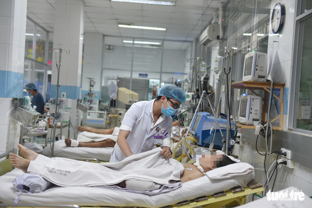 Thêm 2 người nhập viện do ăn pate Minh Chay, TP.HCM ghi nhận 9 ca bệnh - Ảnh 1. Thêm 2 người nhập viện do ăn pate Minh Chay, TP.HCM ghi nhận 9 ca bệnh - Ảnh 1.