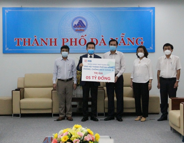 MB đồng hành cùng Ngành Ngân hàng hỗ trợ TP. Đà Nẵng chống dịch COVID - Ảnh 1.