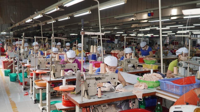 30.000 khẩu trang đến với người dân Đà Nẵng, Quảng Nam và các nhà báo - Ảnh 2.