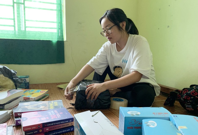 Cô bé mồ côi vượt nghịch cảnh đến giảng đường - Ảnh 1.