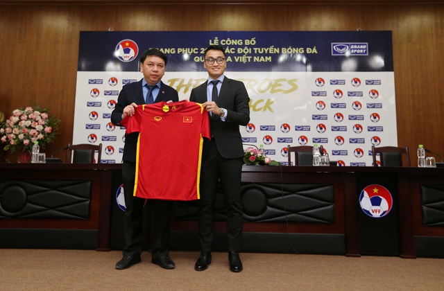 Áo Đấu Mới Của Đội Tuyển Quốc Gia Việt Nam Năm 2021 Có Gì Lạ? - Tuổi Trẻ  Online