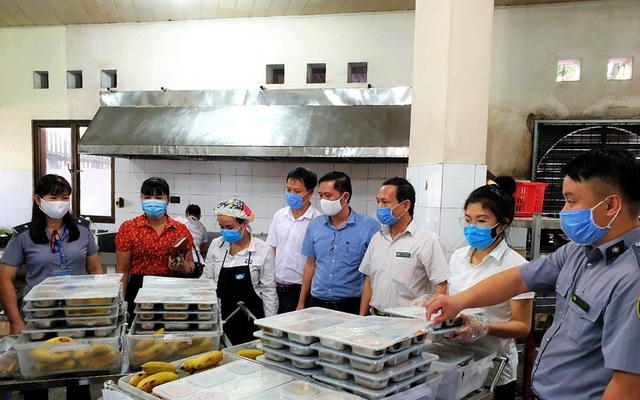 Chuẩn bị chu đáo để dân yên tâm cách ly - Ảnh 1.