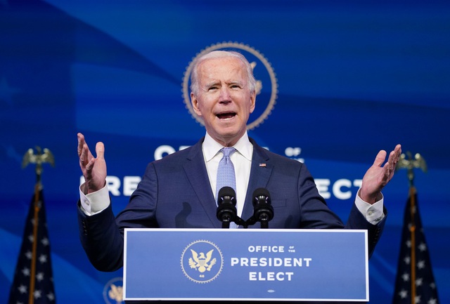 Nóng: Cảnh sát Mỹ rút súng ngăn người ủng hộ ông Trump vào tòa nhà Quốc hội - Ảnh 1. Nóng: Cảnh sát Mỹ rút súng ngăn người ủng hộ ông Trump vào tòa nhà Quốc hội - Ảnh 1.
