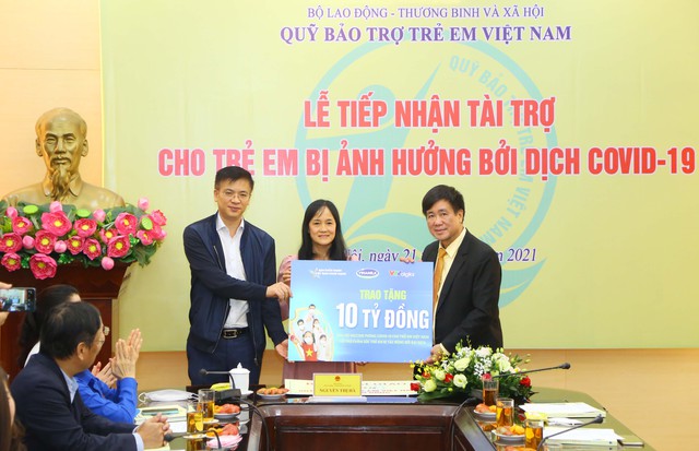 Hơn 11 tỉ đồng hỗ trợ gần 2.500 trẻ mồ côi do dịch COVID-19 - Ảnh 1.