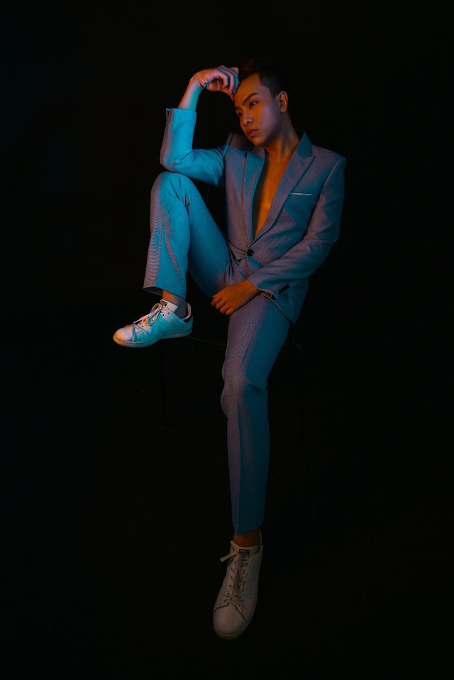 Nghe ‘hit-maker’ Hứa Kim Tuyền kể chuyện viết nhạc giữa mùa dịch - Ảnh 1.