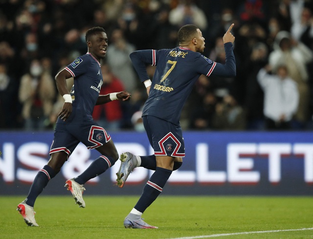 Mbappe lập cú đúp giúp PSG bỏ xa đội nhì bảng 13 điểm - Ảnh 1.