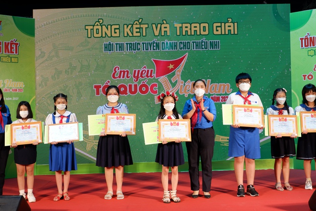 Vun bồi tình yêu lịch sử trong trái tim bạn nhỏ - Ảnh 3.