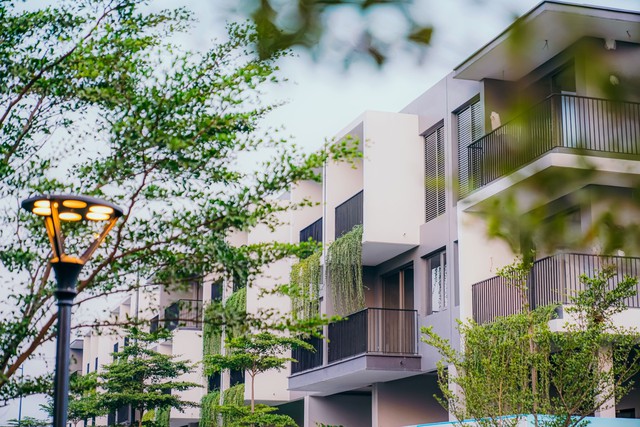 Nhà phố compound - tấm khiên bảo vệ sức khỏe và dòng tiền - Ảnh 2.