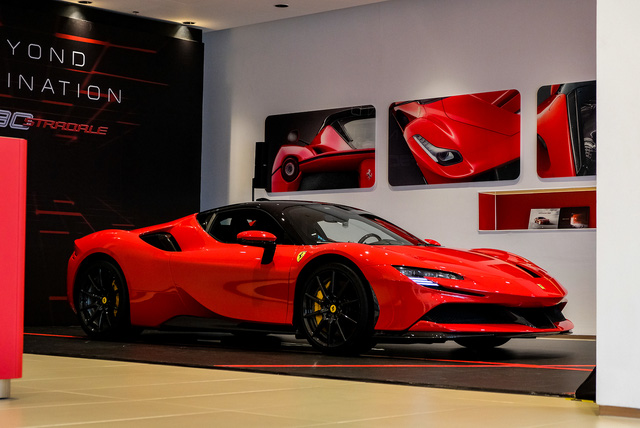 Dòng xe hơi thể thao Ferrari 488 Spider  Người kế nhiệm