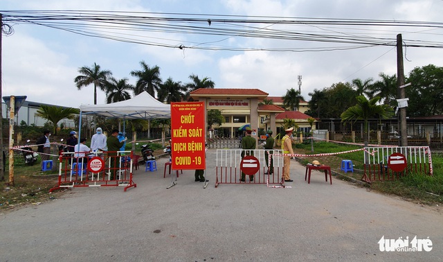 Hải Phòng cấp miễn phí nhu yếu phẩm cho người dân thôn Lôi Động - Ảnh 3.