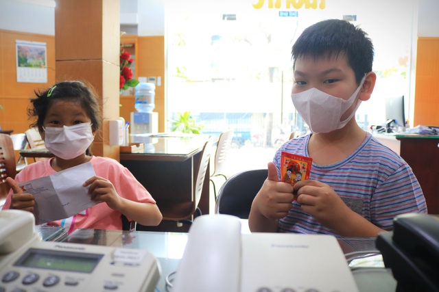 Bạn đọc cả nước cùng đóng góp với niềm tin chiến thắng đại dịch - Ảnh 1.