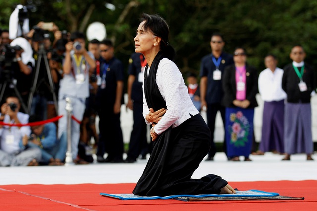 Bà Aung San Suu Kyi bị khởi tố tội buôn lậu - Ảnh 2.