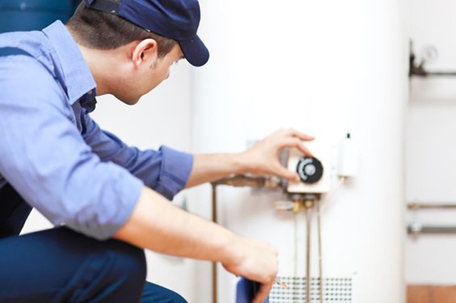 Bỏ túi quy trình vệ sinh bình nước nóng tại nhà - Ảnh 2.