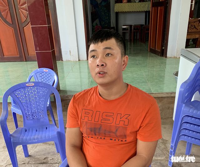 Đi xe hơi ép xe máy cảnh sát hình sự để cướp súng và ví - Ảnh 3.