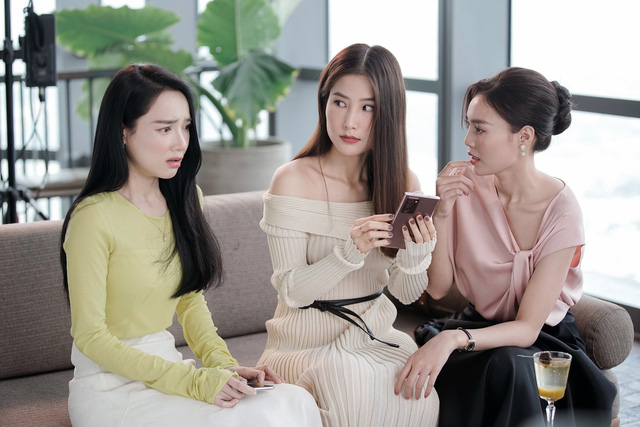 Mặc đồn thổi ly hôn Son Ye Jin tung ảnh chưa từng công bố bên Hyun Bin mặc  váy cưới đẹp diễm lệ