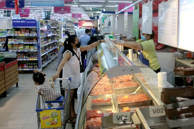 Siêu thị chiêu đãi tiệc hè cho bà nội trợ - Ảnh 3.