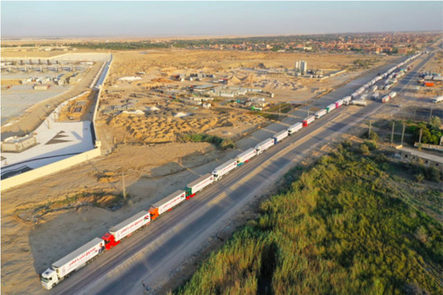 Ai Cập gửi 130 xe hàng cứu trợ tới Dải Gaza sau xung đột Israel - Palestine - Ảnh 1.