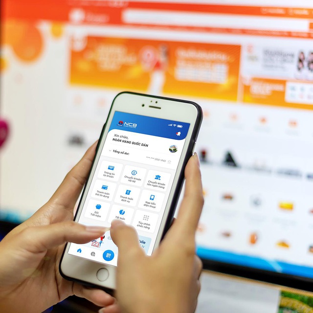 Không lo dính COVID-19 khi mở tài khoản, chuyển tiền online - Ảnh 1.