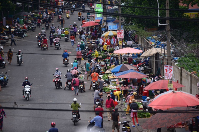TP.HCM chưa giãn cách theo chỉ thị 16, chỉ phong tỏa 6 khu phố - Ảnh 2.
