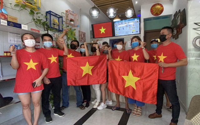 Dubai, buồn vui ngày đội nhà xuất trận - Ảnh 1.