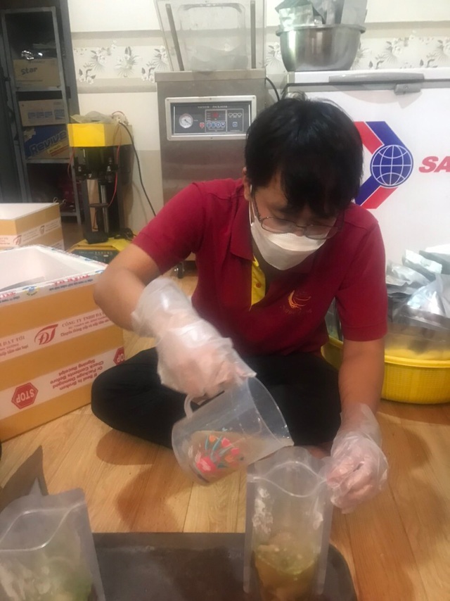 Hàng ngàn suất phở ngon đến với bệnh viện dã chiến - Ảnh 8.