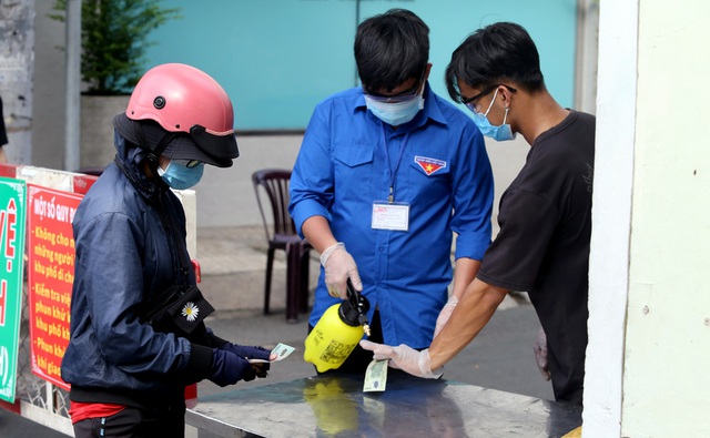 Đề xuất huy động bộ đội xuất ngũ và lực lượng bảo vệ tham gia phòng, chống dịch tại TP.HCM - Ảnh 1.