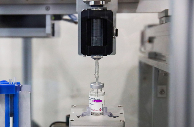 Thái Lan phát triển loại máy chia liều vaccine COVID-19 chuẩn - Ảnh 1.