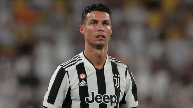 Ronaldo chia tay đồng đội ở Juventus, sắp cập bến Man United? - Tuổi Trẻ Online
