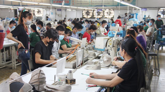 Hy sinh một hai tháng để xanh hóa vùng đỏ - Ảnh 1.