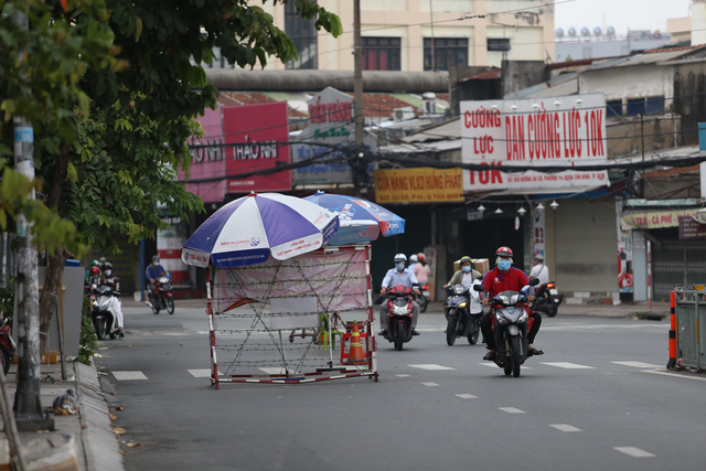 TP.HCM sau 30-9: Mở cửa từng bước, không đồng loạt ra đường - Ảnh 4.