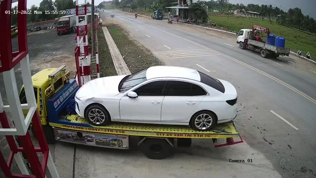 Tài xế xe cứu hộ báo bị lừa lấy ôtô trên cao tốc TP.HCM - Trung Lương - Ảnh 2.