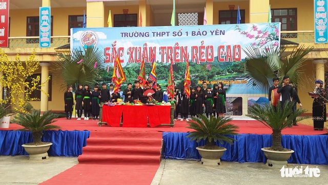 Sắc màu văn hóa Tết trong sân trường - Ảnh 3.