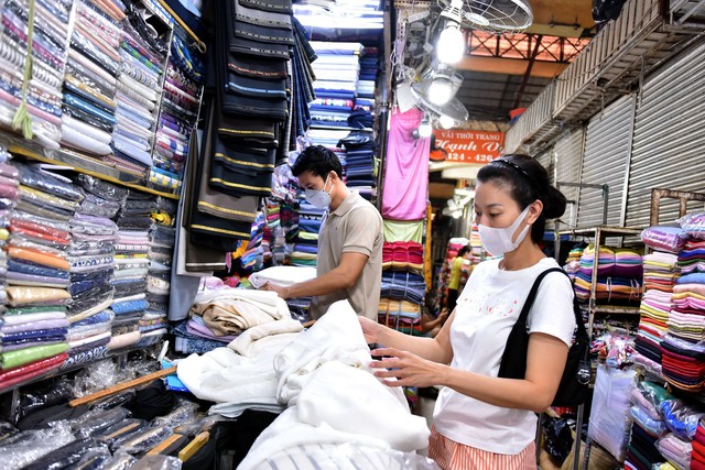 Giảm thuế VAT kích sức mua - Ảnh 2.