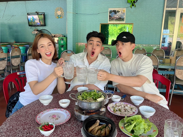 Ngô Kiến Huy, Jun Phạm chạy show dự đám cưới Diệu Nhi, Liêu Hà Trinh - Ảnh 1.
