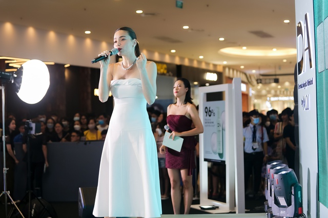 Hồ Ngọc Hà lần đầu tái xuất sau vụ mất trộm 3 tỉ đồng - Ảnh 2.