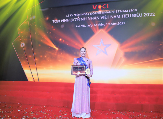 Lãnh đạo EVNNPC là Doanh nhân tiêu biểu Việt Nam 2022 - Ảnh 2.