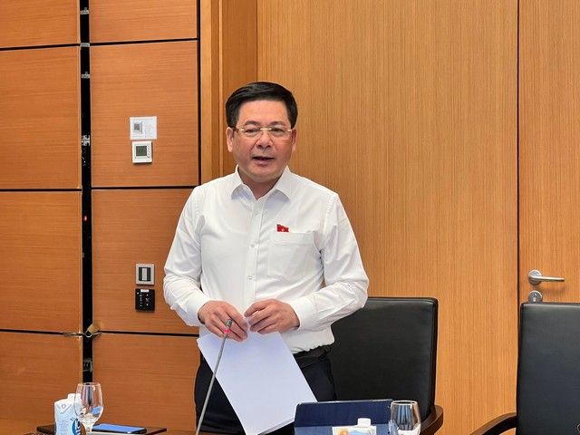 Bộ trưởng Bộ Công Thương: Thiếu xăng dầu phía Nam có ảnh hưởng một phần xăng dầu lậu - Ảnh 1.
