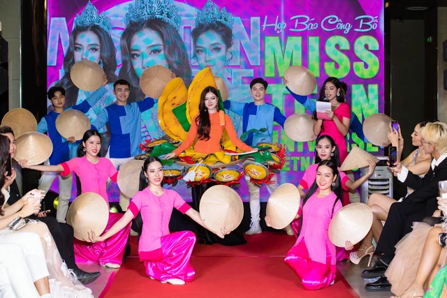 Thiếu nữ 17 tuổi mang Cô ba bánh xèo đến Miss Teen Universe 2022 - Ảnh 2.