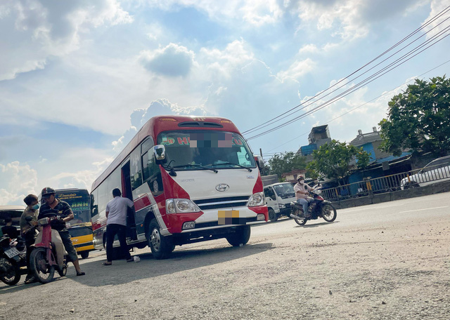 300 chuyến xe bỏ bến Miền Đông mới: Hành khách cũng có lỗi? - Ảnh 1.