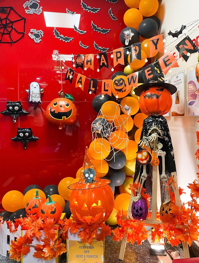 VUS mang không khí Halloween đến từng lớp học - Tuổi Trẻ Online